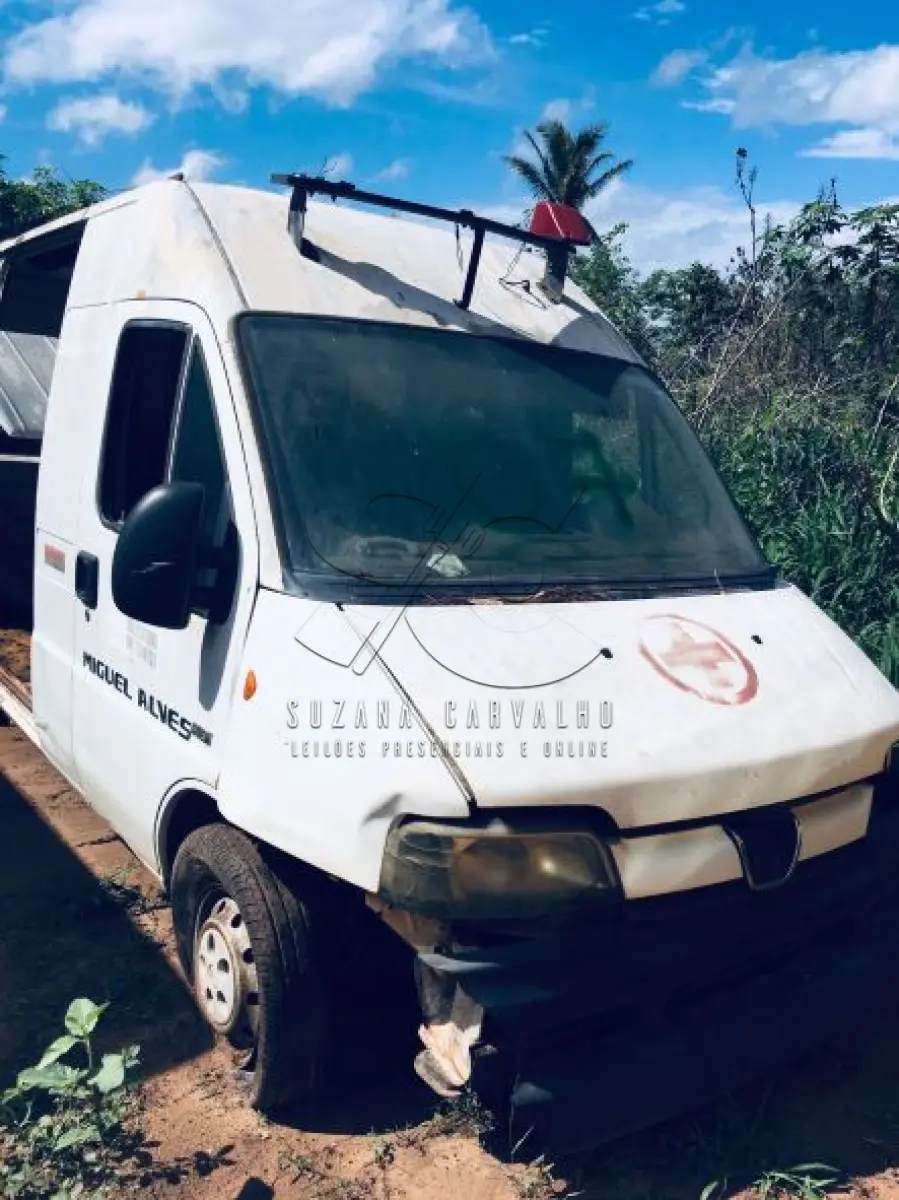 LOTE 007 - Ambulância Peugeot Boxer, cor branca, Placa LVO-3322, a diesel, ano fab/mod 2005/2006, chassi 936ZCPMNC62002913, Renavam 882479385(Transferência por Declaração - S/CRV) DPVAT R$ 5,76