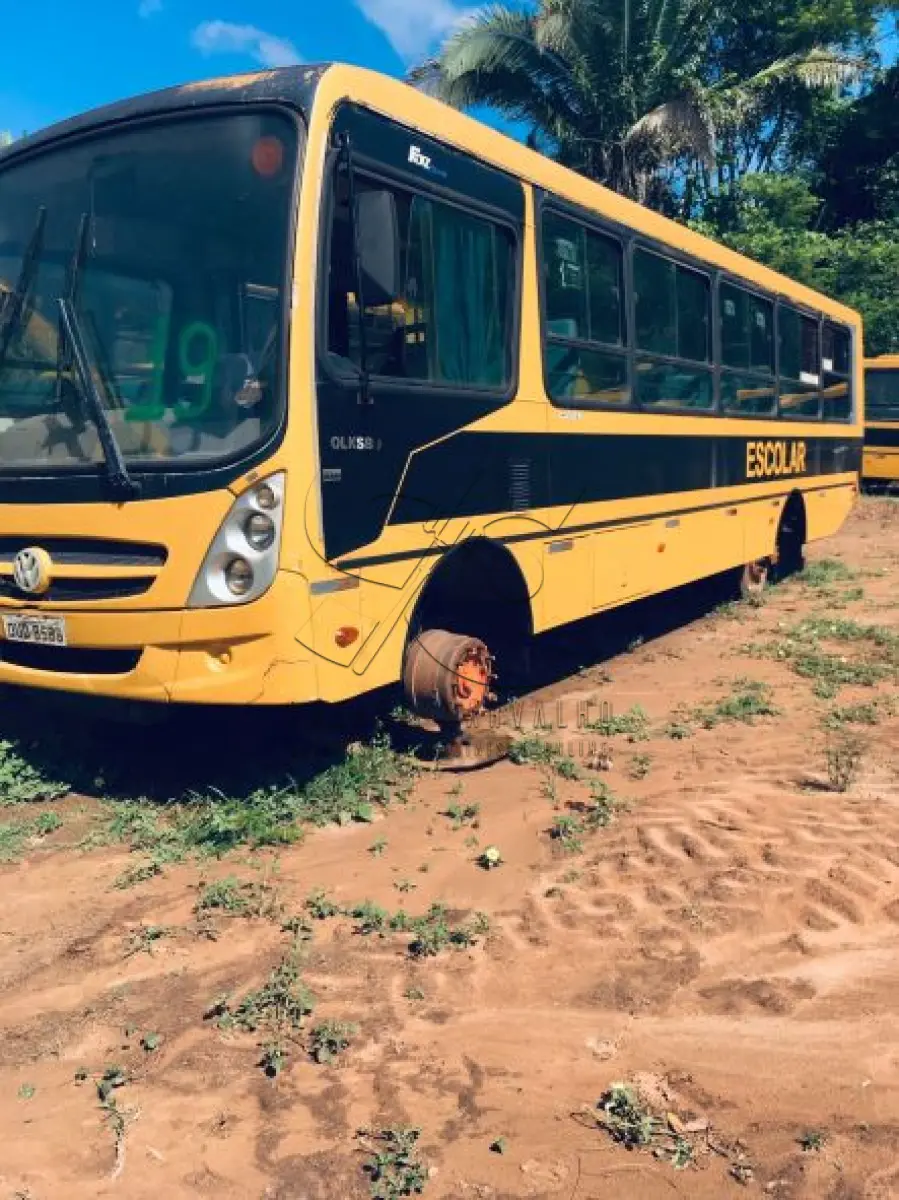 LOTE 019 - Ônibus VW/15-190, cor amarela, Placa OUD-8588, a diesel, cor amarela, ano fab/mod. 2012/2013, chassi 9532E82W9DR306962, Renavam 506206530. (Transferência por Declaração - S/CRV). DPVAT R$ 8,08 + MULTAS R$ 443,27