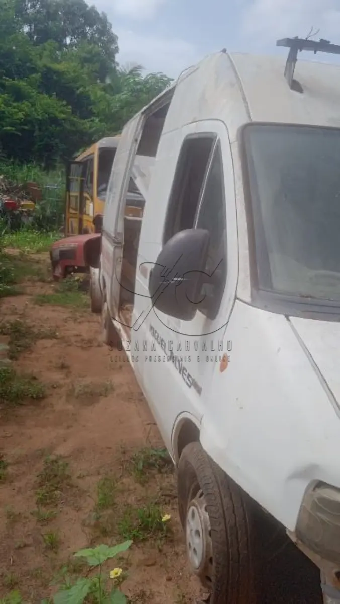 LOTE 007 - Ambulância Peugeot Boxer, cor branca, Placa LVO-3322, a diesel, ano fab/mod 2005/2006, chassi 936ZCPMNC62002913, Renavam 882479385(Transferência por Declaração - S/CRV) DPVAT R$ 5,76