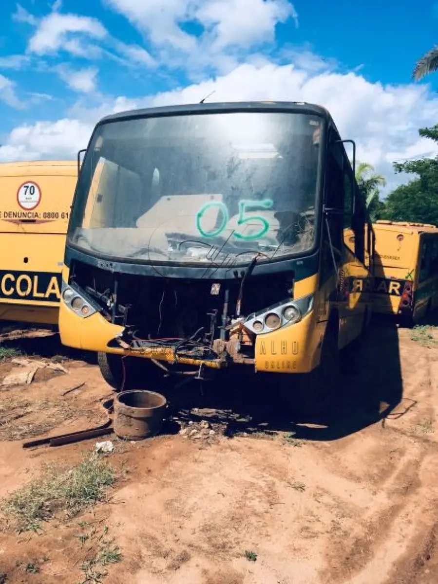 LOTE 005 - Ônibus escolar VW 15-190, placa OUD-8578, cor amarela, ano fab/mod 2012/2013, a diesel, chassi 9532E82W2DR306415, Renavam 506206130. (Transferência por Declaração - S/CRV) DPVAT R$ 8,08