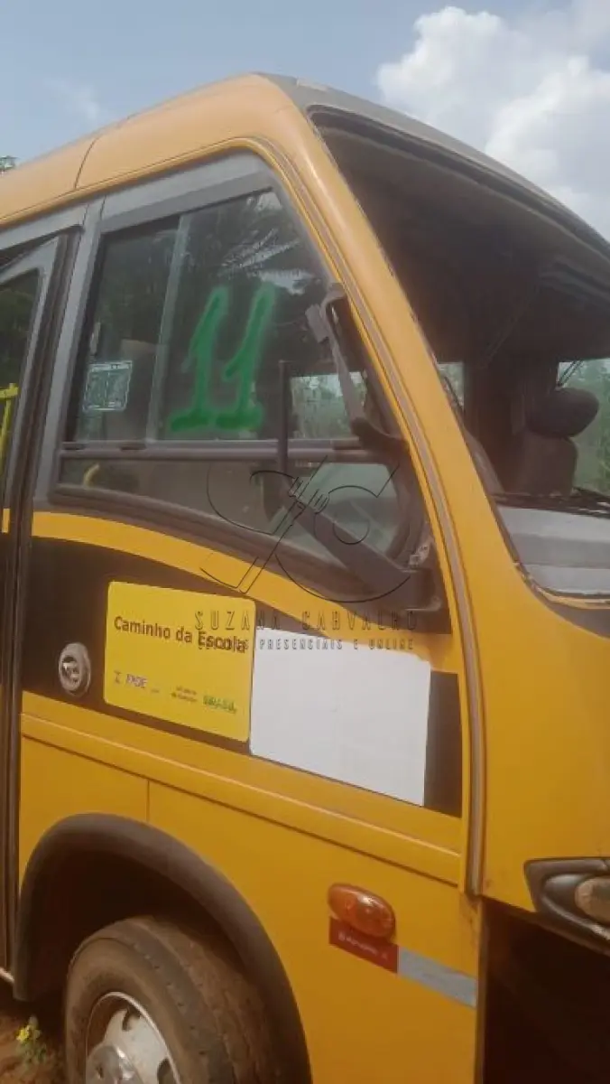 LOTE 011 - Microônibus Escolar Marcopolo/Volare V8l EO, placa OEI-4245, a diesel, ano fab/mod. 2012/2013, cor amarela, chassi 93PB54M10DC043161, Renavam 506206807. (Transferência por Declaração - S/CRV). DPVAT R$ 8,08/ MULTAS R$ 145,11