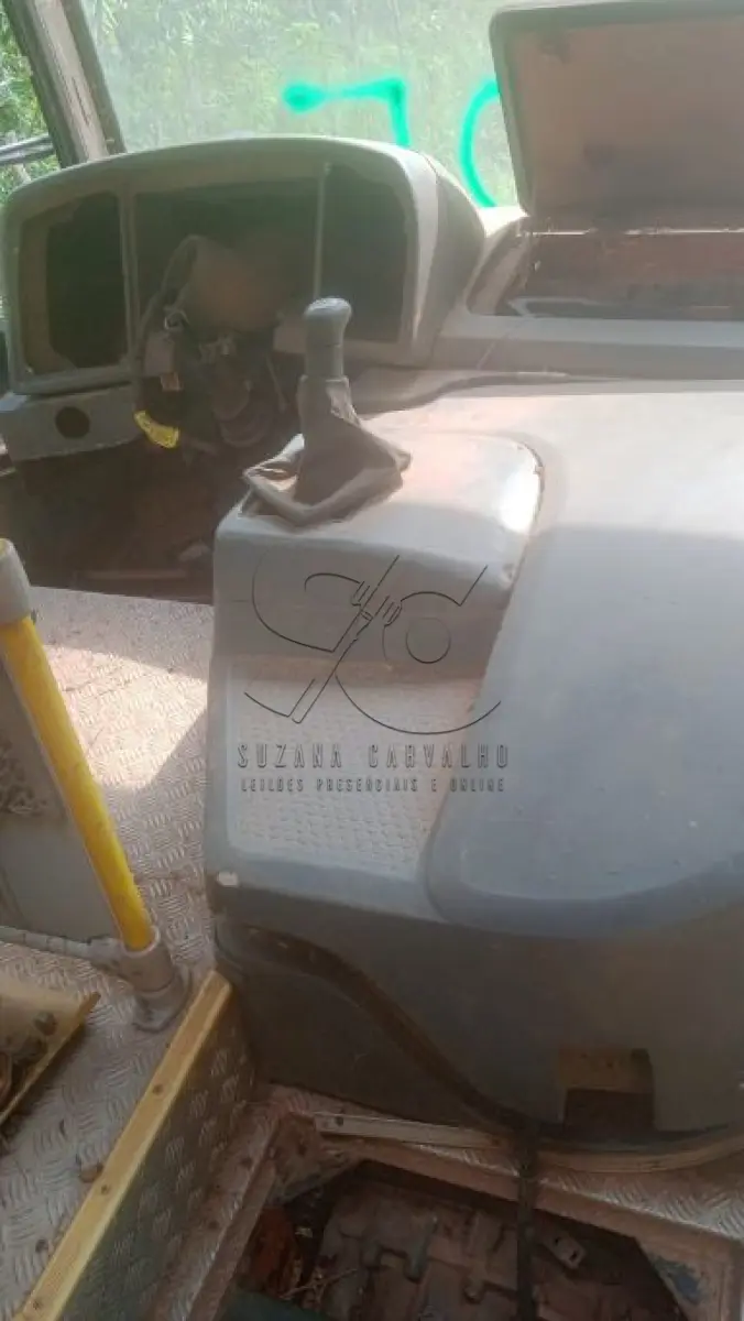 LOTE 005 - Ônibus escolar VW 15-190, placa OUD-8578, cor amarela, ano fab/mod 2012/2013, a diesel, chassi 9532E82W2DR306415, Renavam 506206130. (Transferência por Declaração - S/CRV) DPVAT R$ 8,08