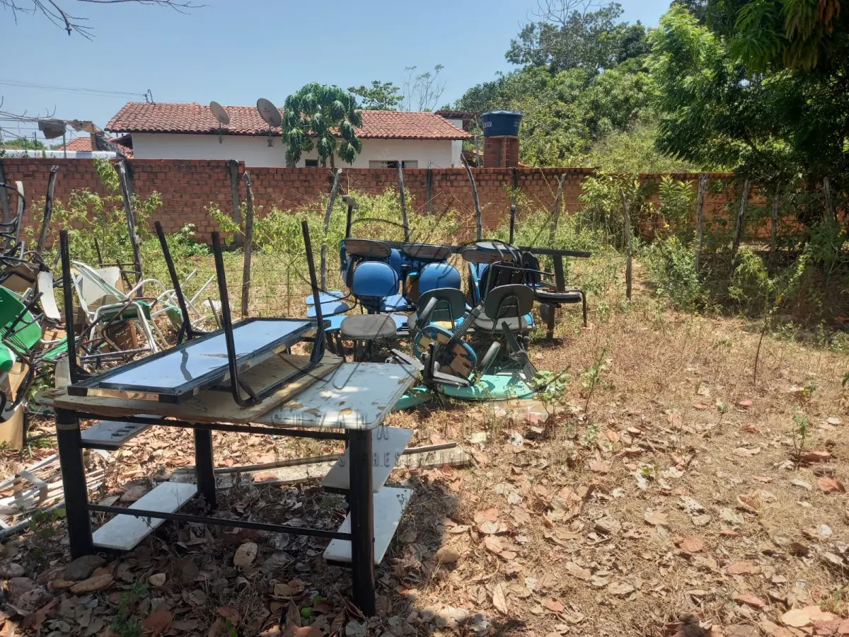 LOTE 003 - MOBILIÁRIOS