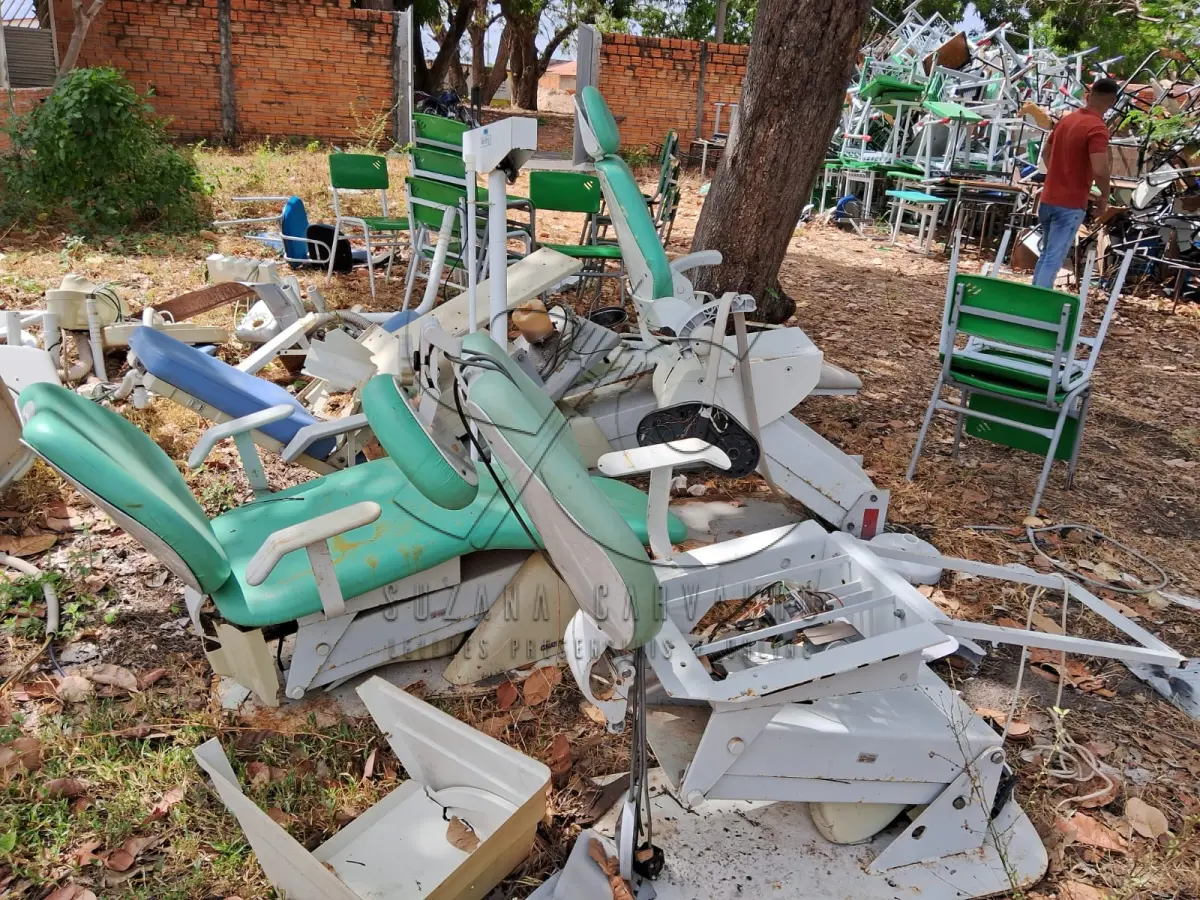 LOTE 007 -  MOBILIÁRIOS