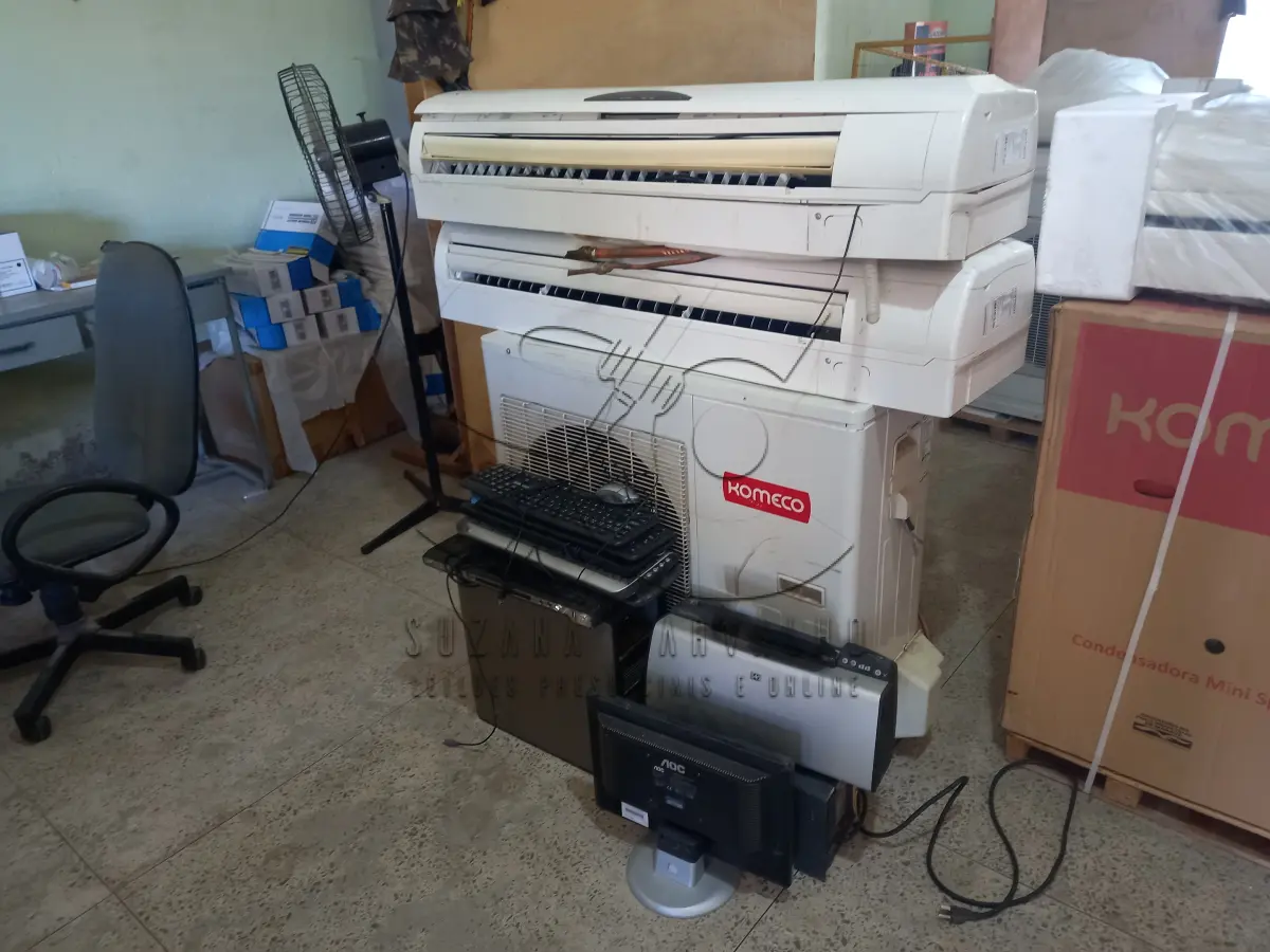 LOTE 006 - SUCATAS MOBILIÁRIOS