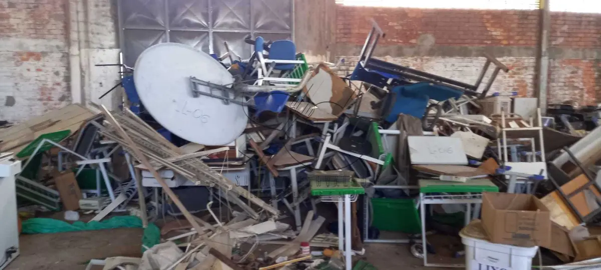 LOTE 006 - SUCATAS DIVERSAS