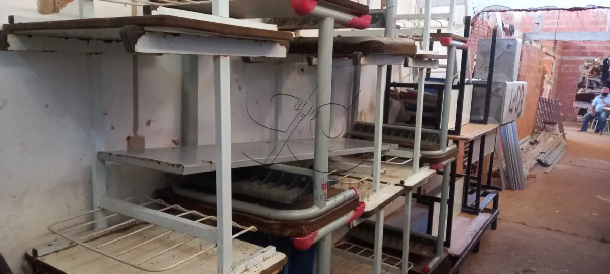 LOTE 009 - SUCATAS DIVERSAS