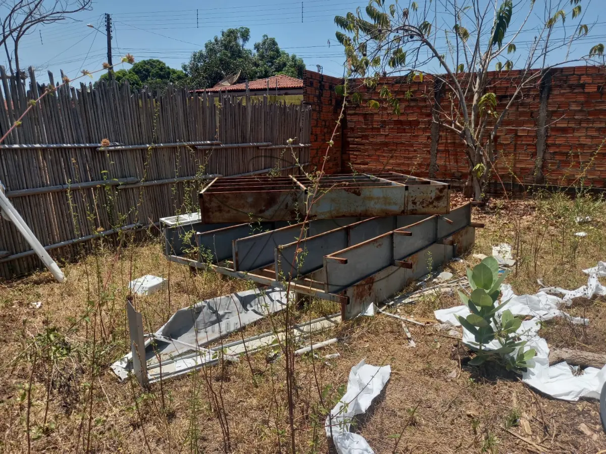 LOTE 007 -  MOBILIÁRIOS