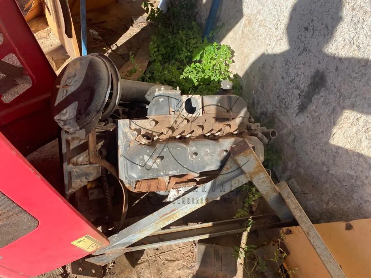 LOTE 013 - TRATOR (REPARTIDO)