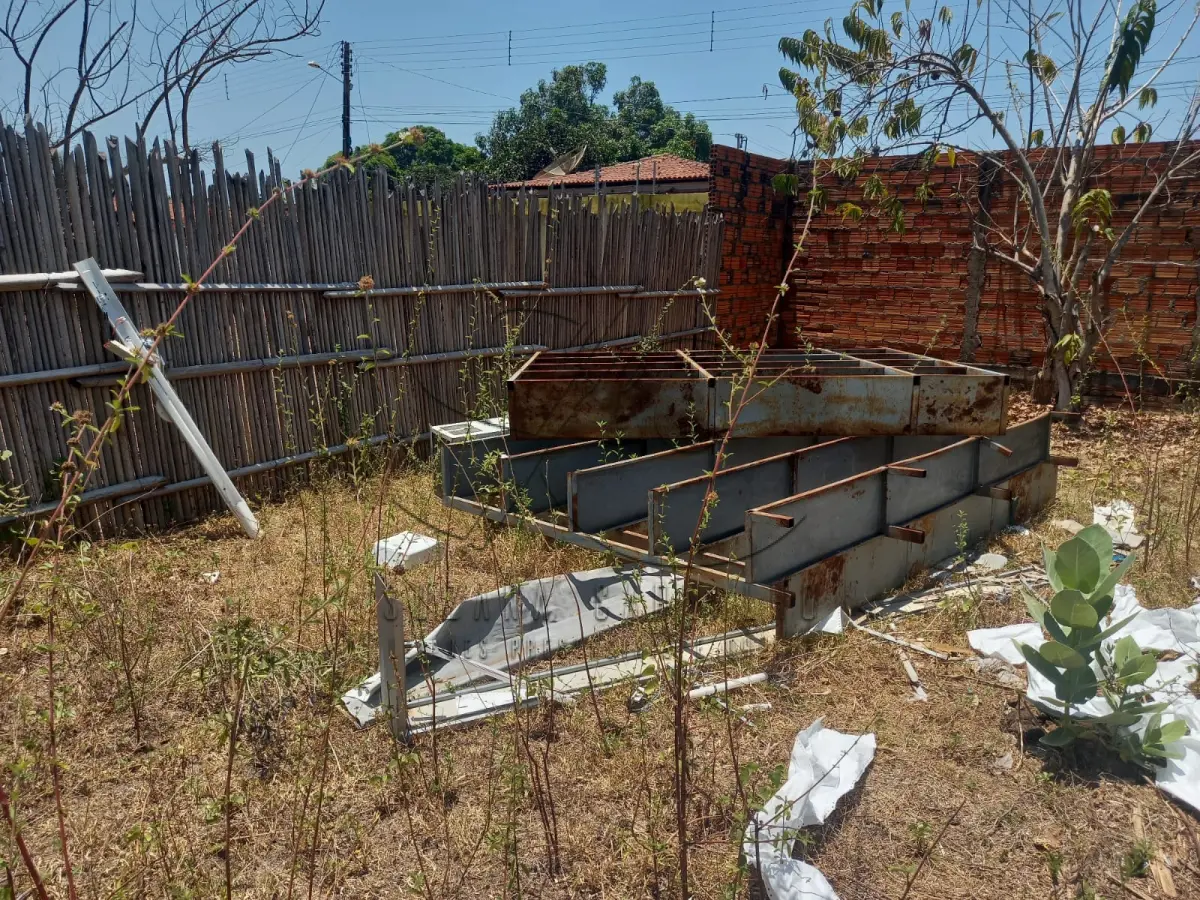 LOTE 007 -  MOBILIÁRIOS