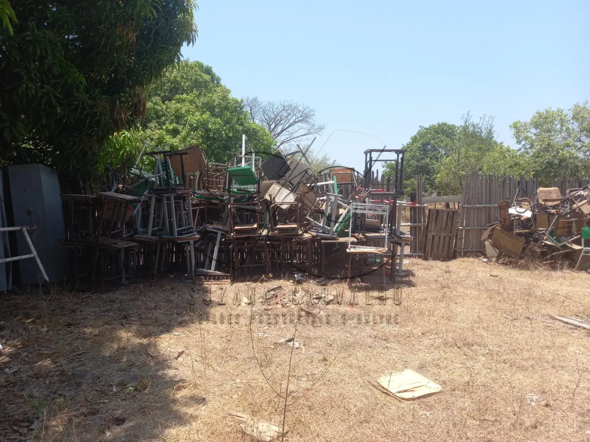 LOTE 003 - MOBILIÁRIOS