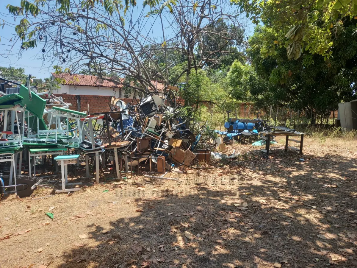 LOTE 003 - MOBILIÁRIOS