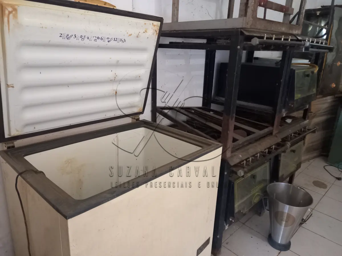 LOTE 001 - SUCATAS MOBILIÁRIOS