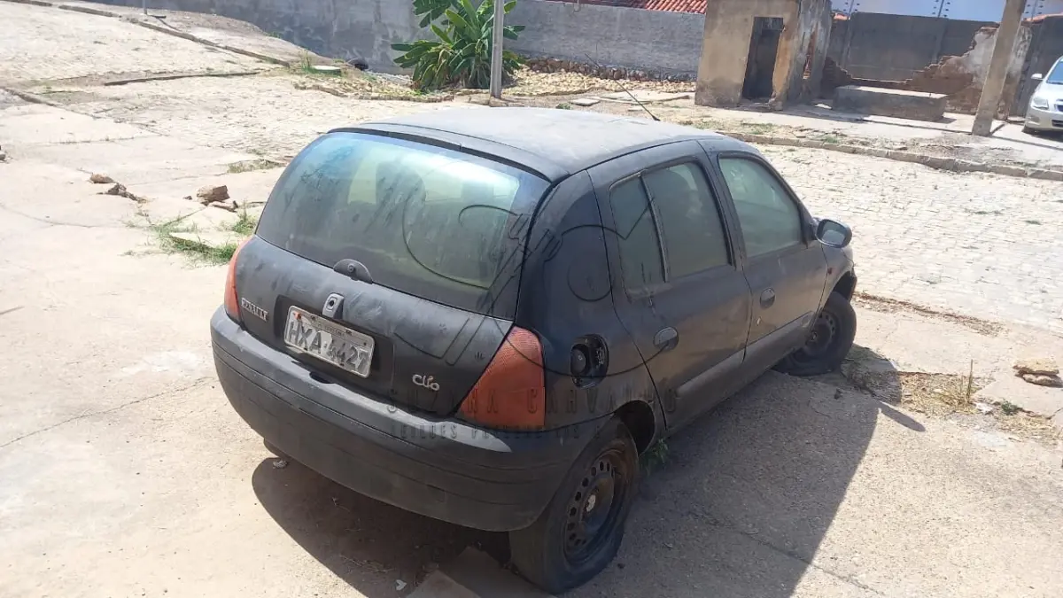 LOTE 015 - VEÍCULO RENAULT CLIO RL