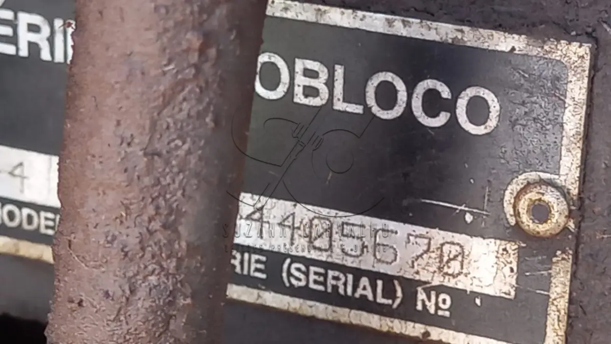 LOTE 017 - TRATOR SOBRE RODAS