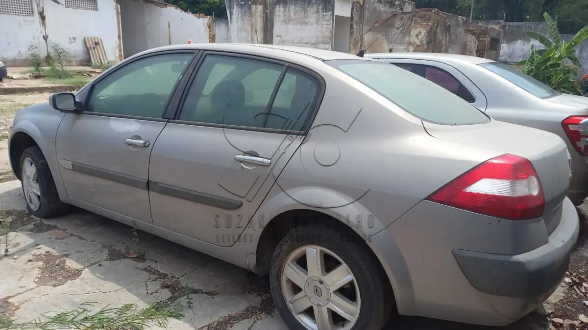 LOTE 013 - VEÍCULO RENAULT MEGANE