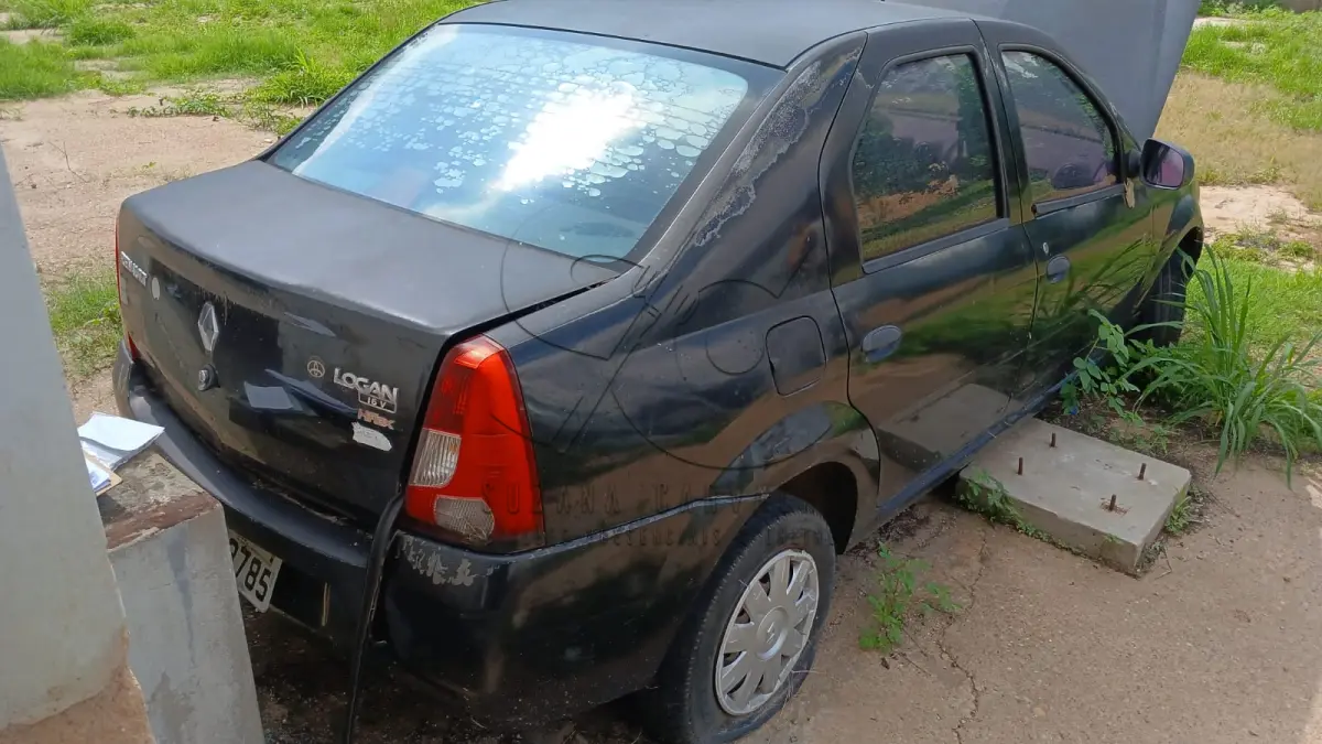 LOTE 001 - VEÍCULO RENAULT