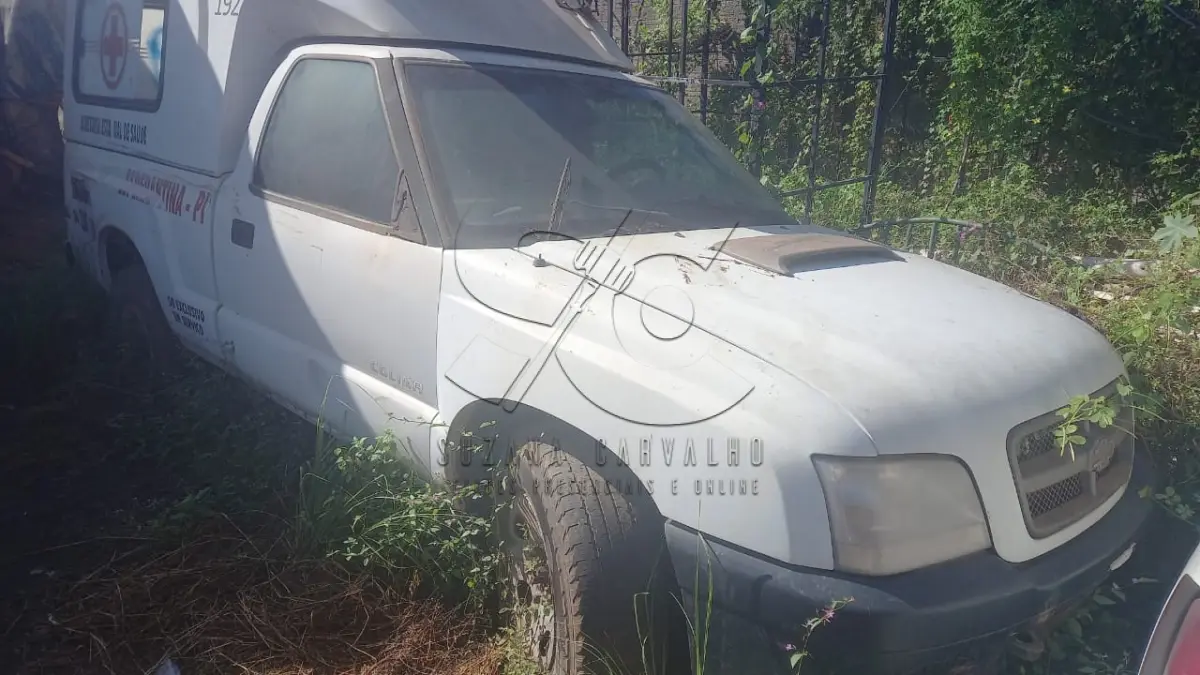 LOTE 030 - CAMIONETA AMBULÂNCIA GM