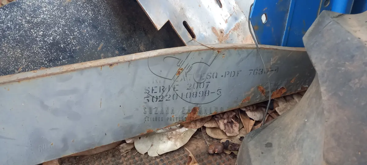 LOTE 028 - TRATOR NEW HOLLAND