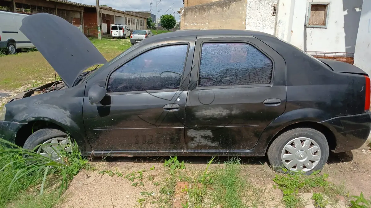 LOTE 001 - VEÍCULO RENAULT