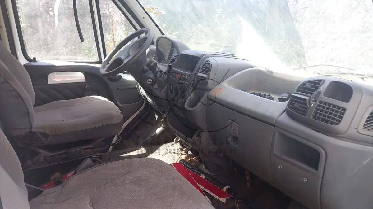 LOTE 025 - CAMIONETA AMBULÂNCIA FIAT