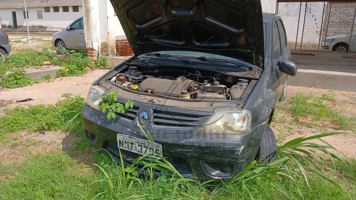 LOTE 001 - VEÍCULO RENAULT