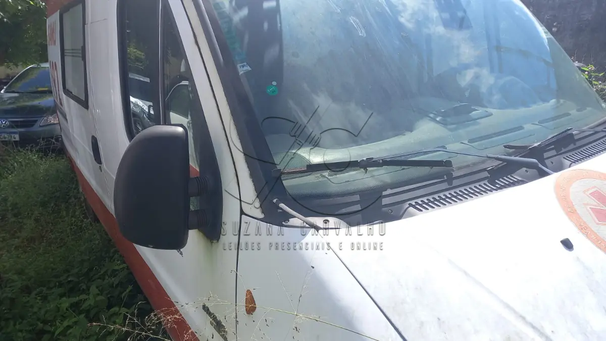 LOTE 025 - CAMIONETA AMBULÂNCIA FIAT