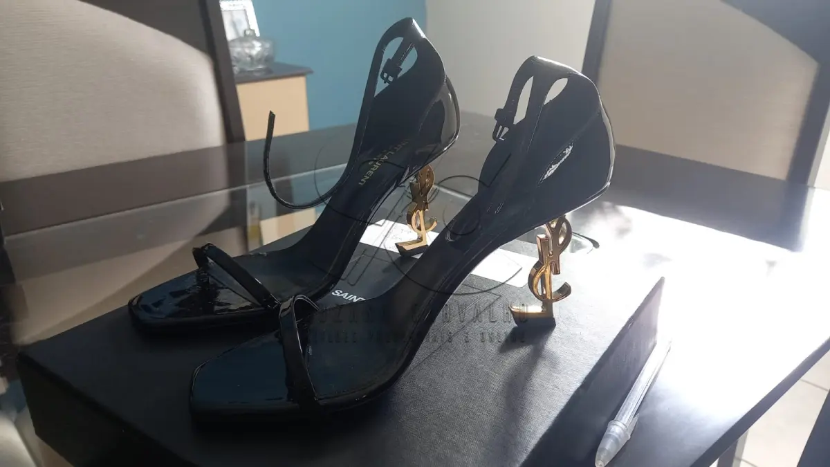 LOTE 002 - BOLSA/SANDÁLIA S.LAURENT ORIGINAIS