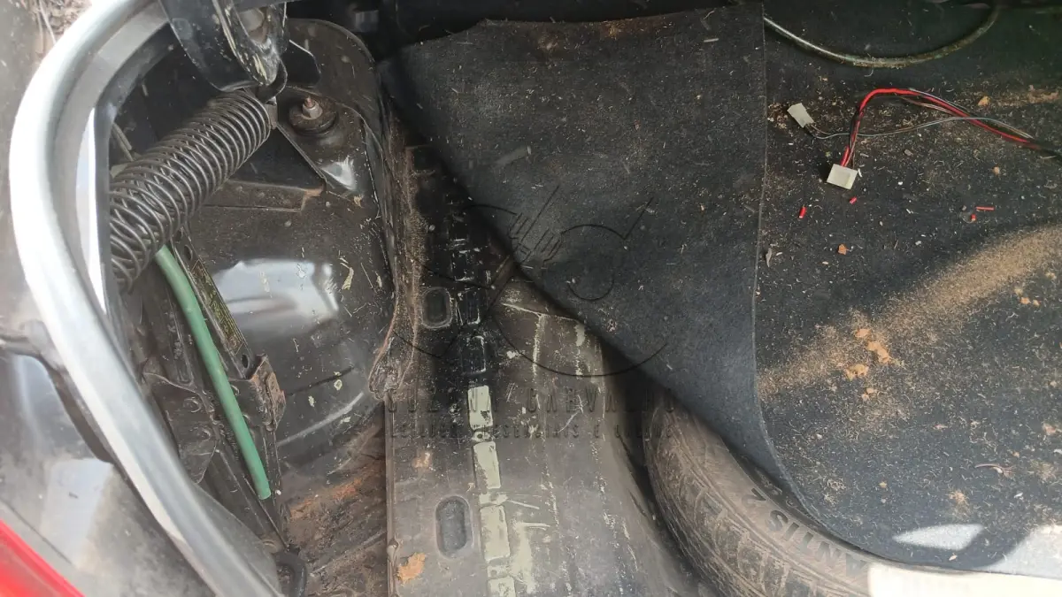 LOTE 001 - VEÍCULO RENAULT