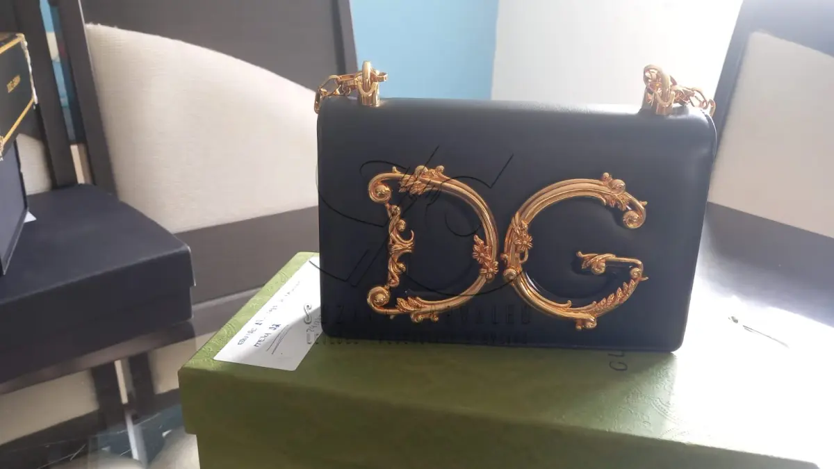 LOTE 004 - BOLSA/SAPATO D&G/ GUCCI ORIGINAIS