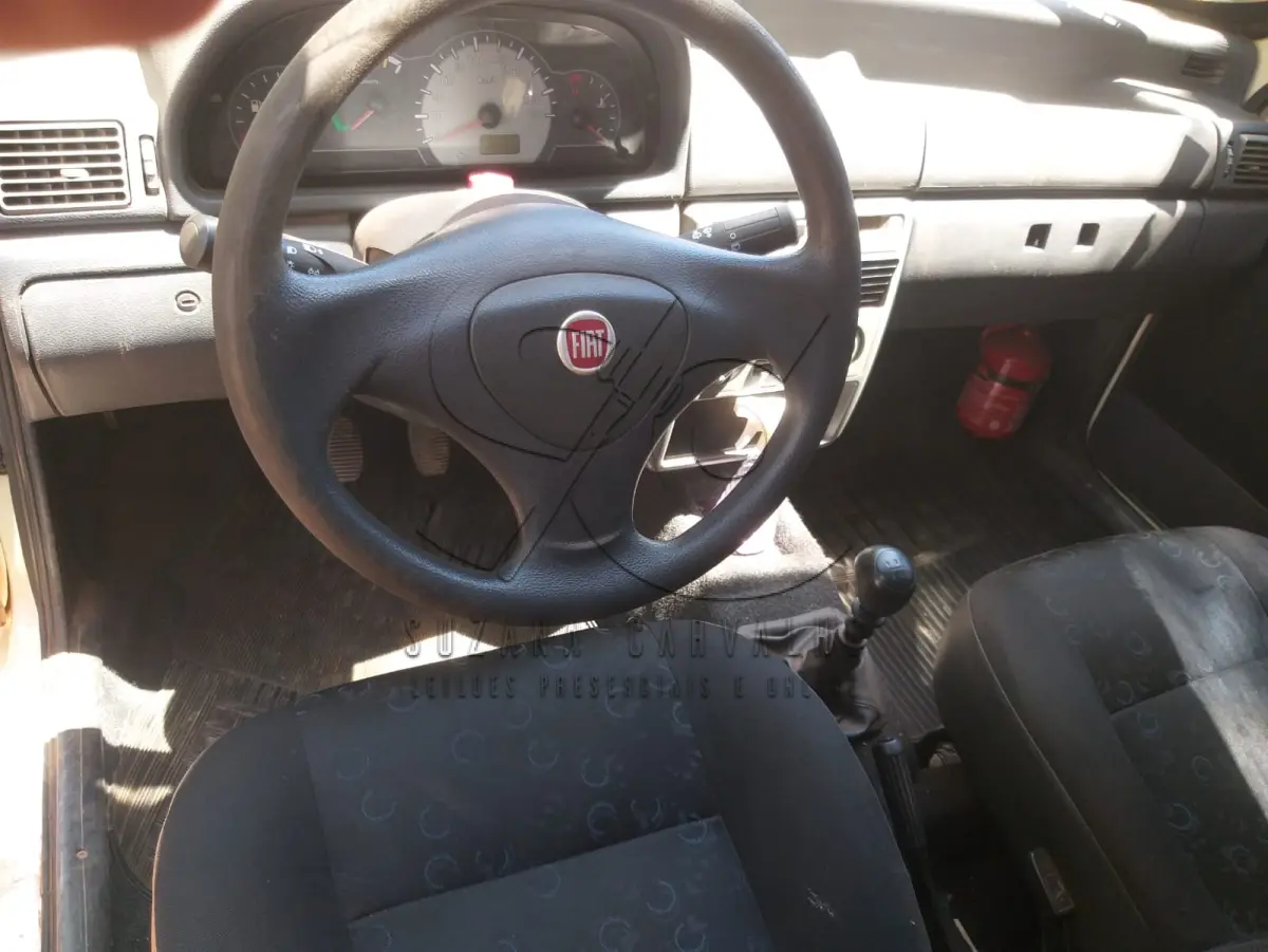 LOTE 015 - FIAT UNO