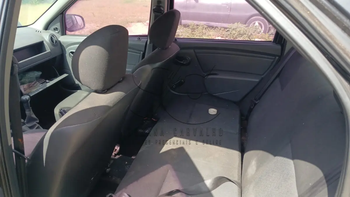 LOTE 001 - VEÍCULO RENAULT