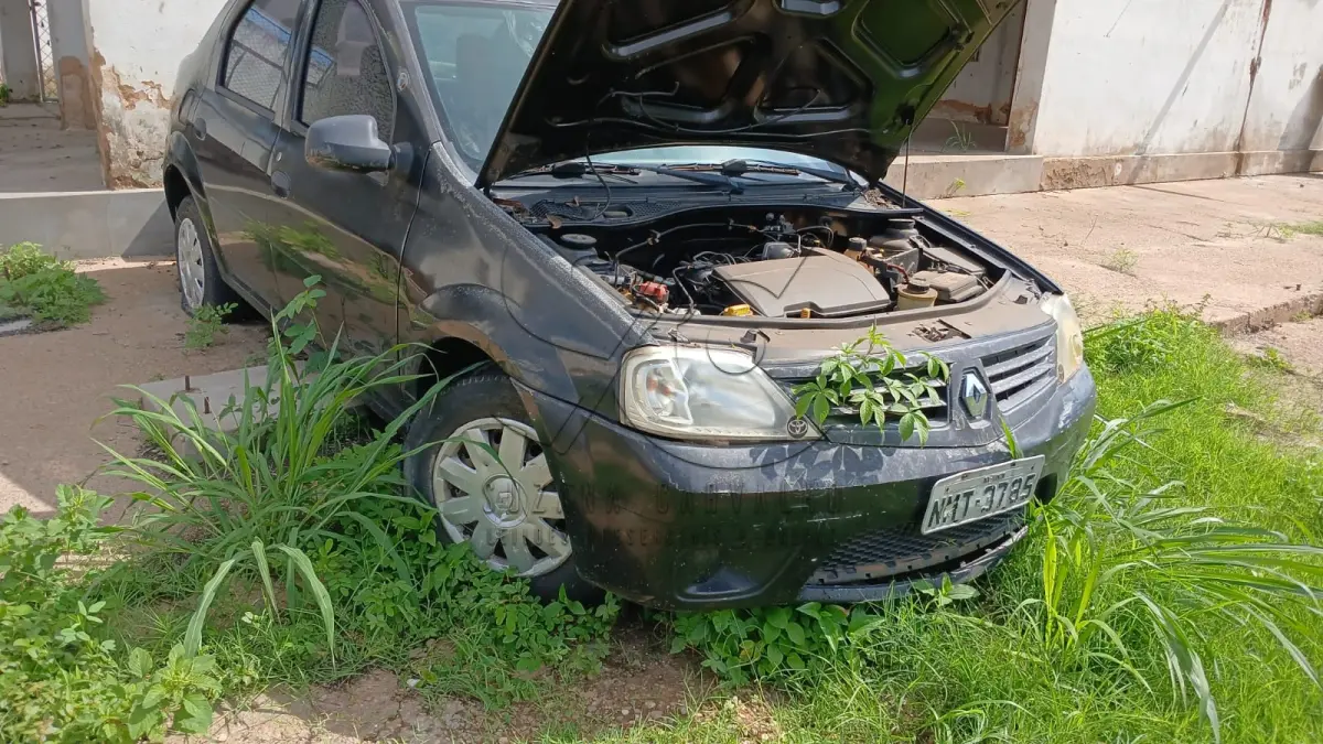 LOTE 001 - VEÍCULO RENAULT