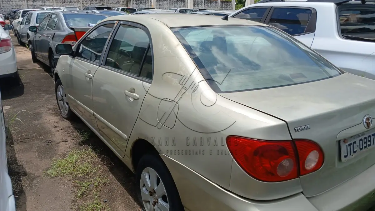 LOTE 002 - TOYOTA COROLLA