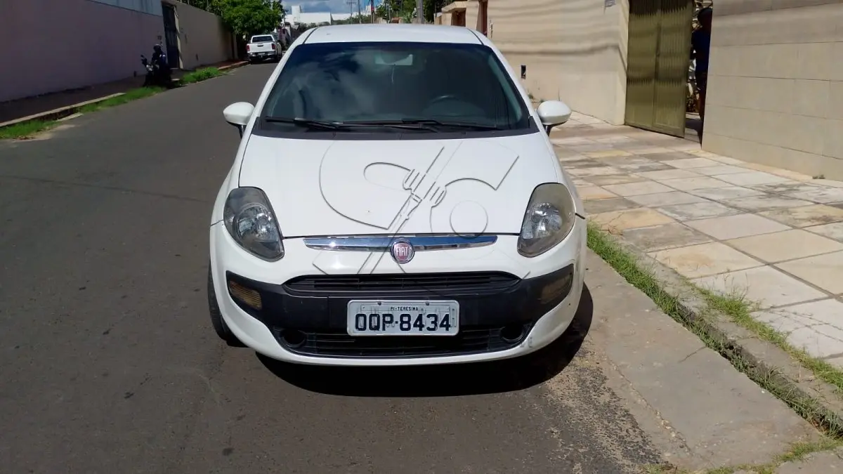 LOTE 001 - FIAT PUNTO 2013/2014