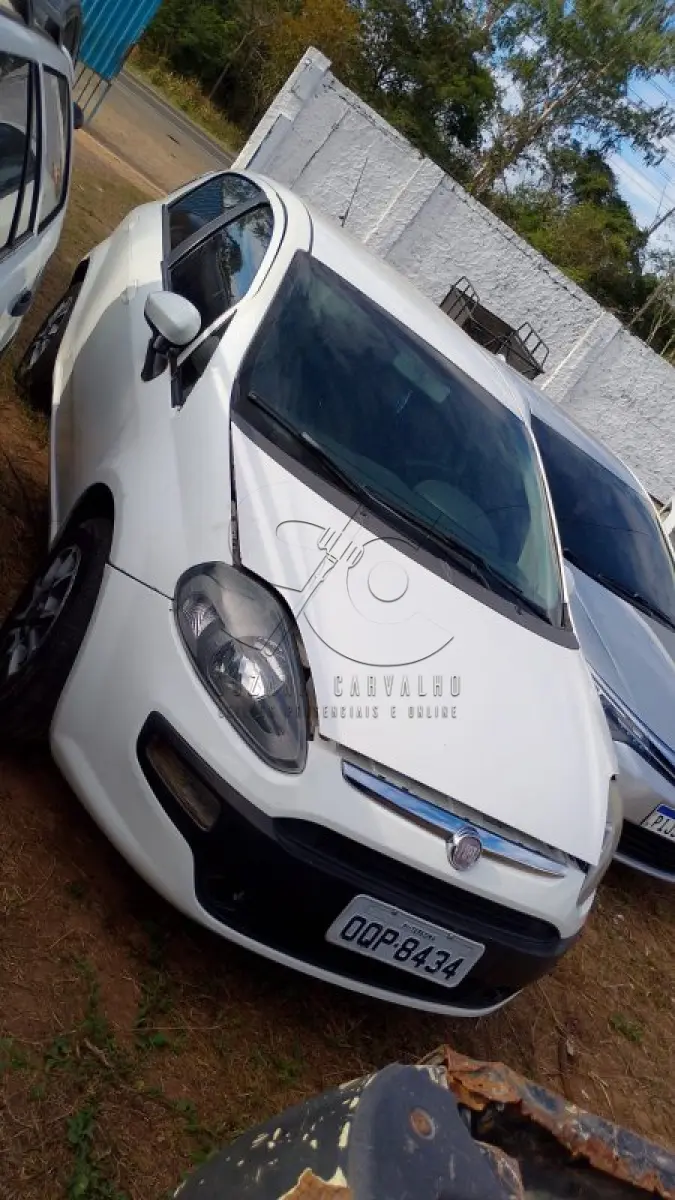 LOTE 001 - FIAT PUNTO 2013/2014