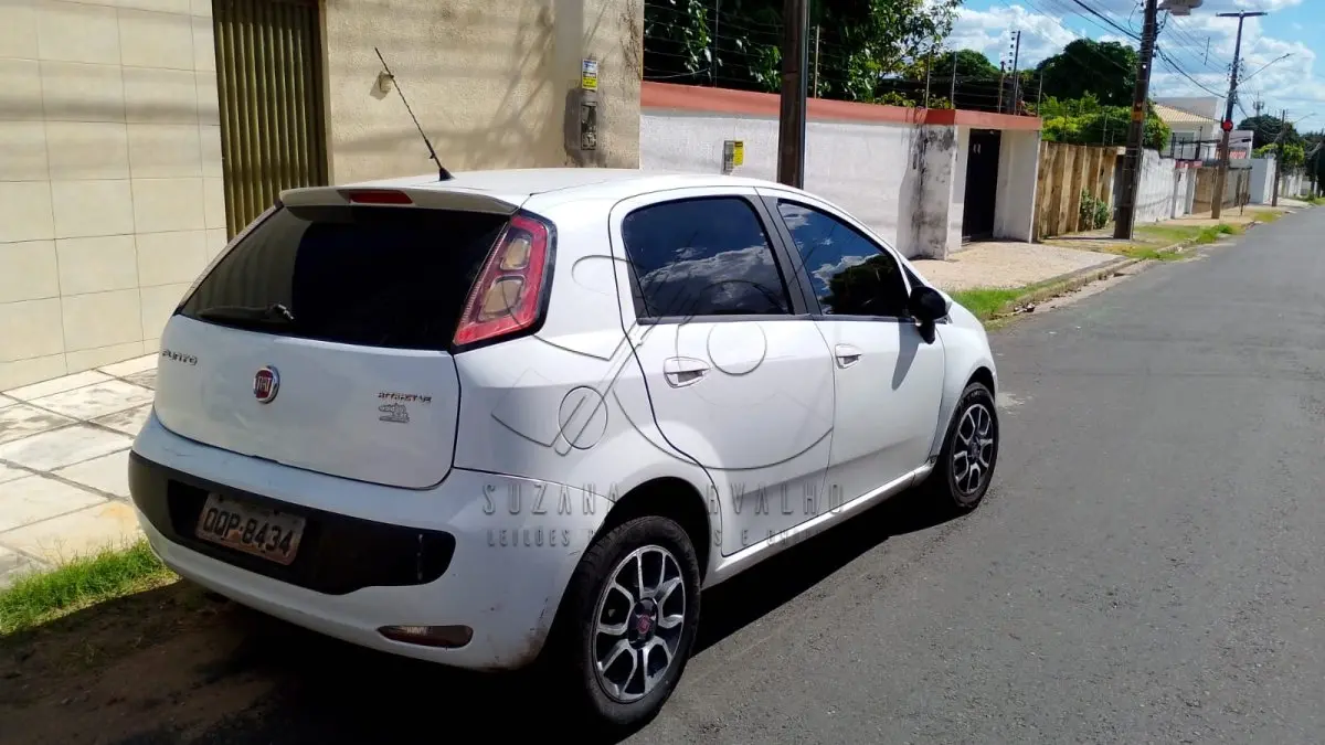 LOTE 001 - FIAT PUNTO 2013/2014