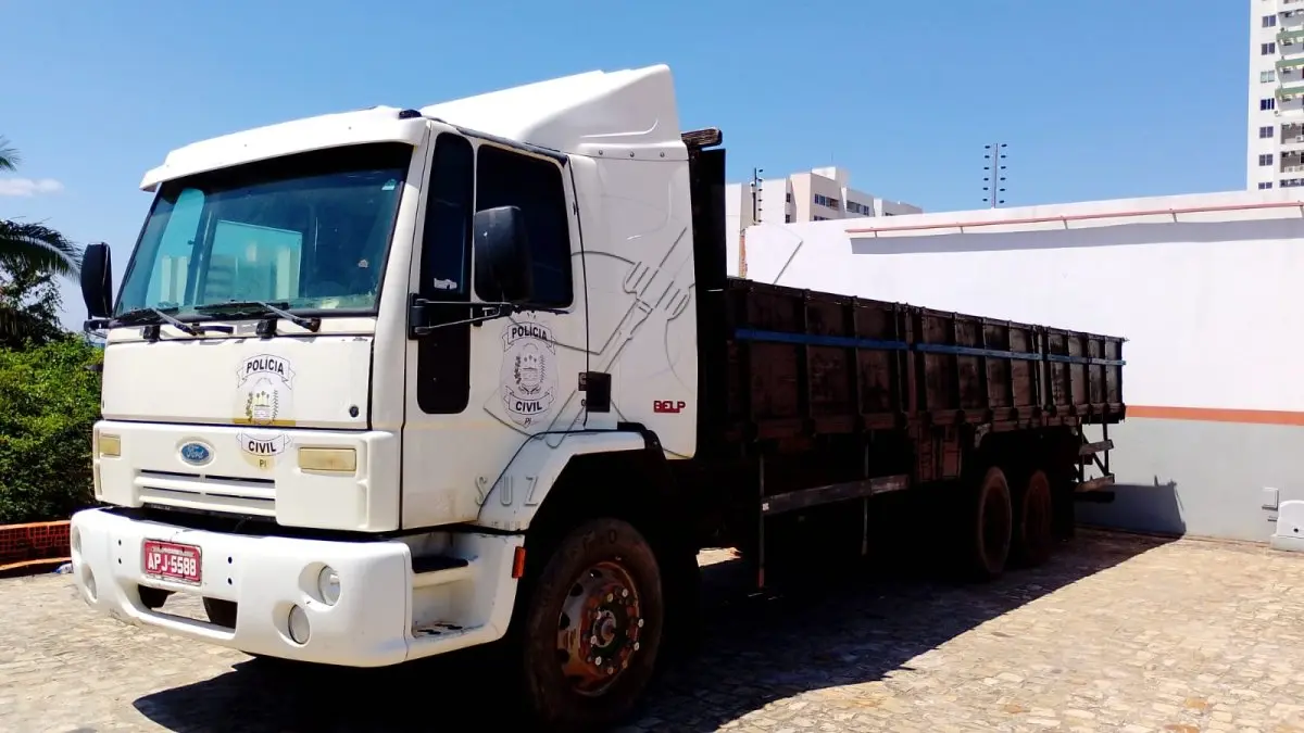 LOTE 015 - FORD CARGO 2422 BELP SL 2009