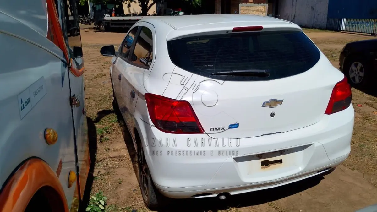LOTE 013 - CHEVROLET ONIX 10MT 2017