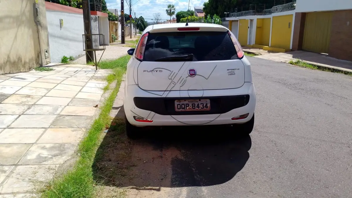 LOTE 001 - FIAT PUNTO 2013/2014