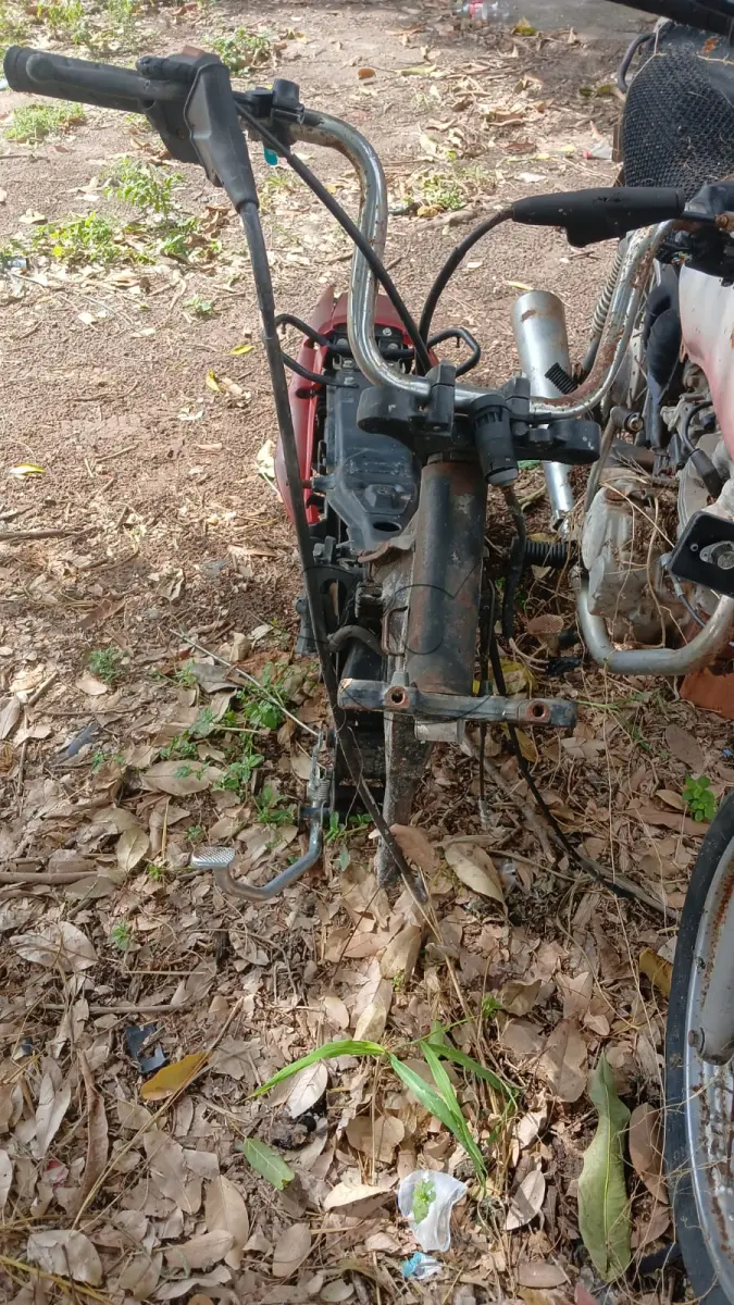 LOTE 008 - SUCATA HONDA CG 125