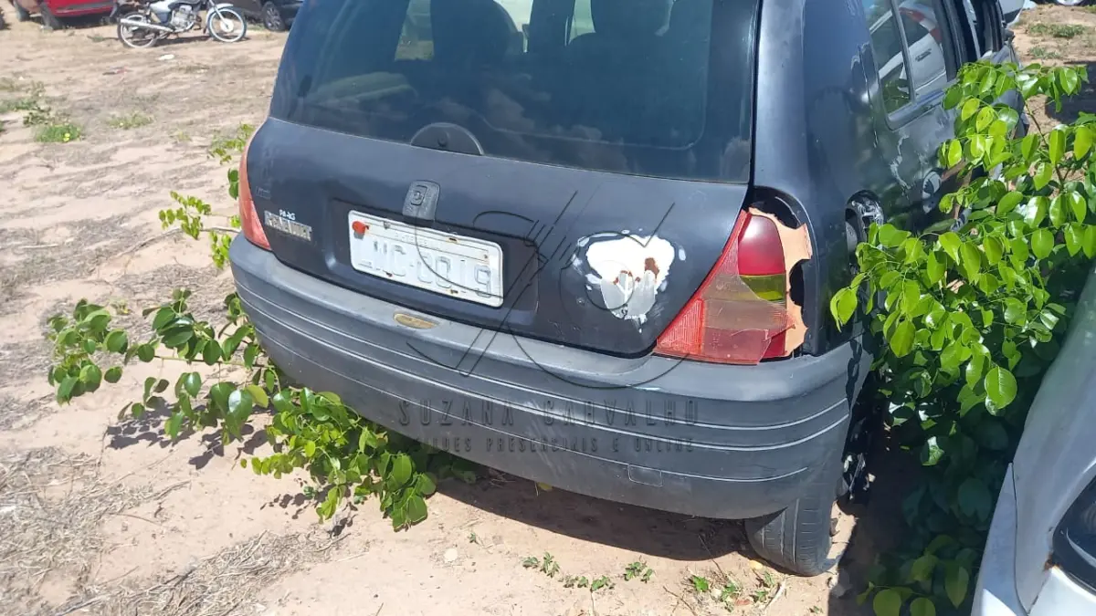 LOTE 002 - SUCATA RENAULT CLIO EM PARNAÍBA