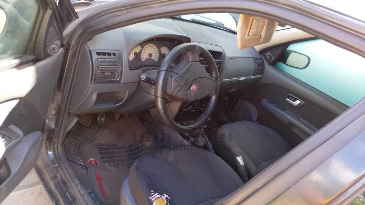 LOTE 011 - SUCATA FIAT PÁLIO ELX 2007/2008