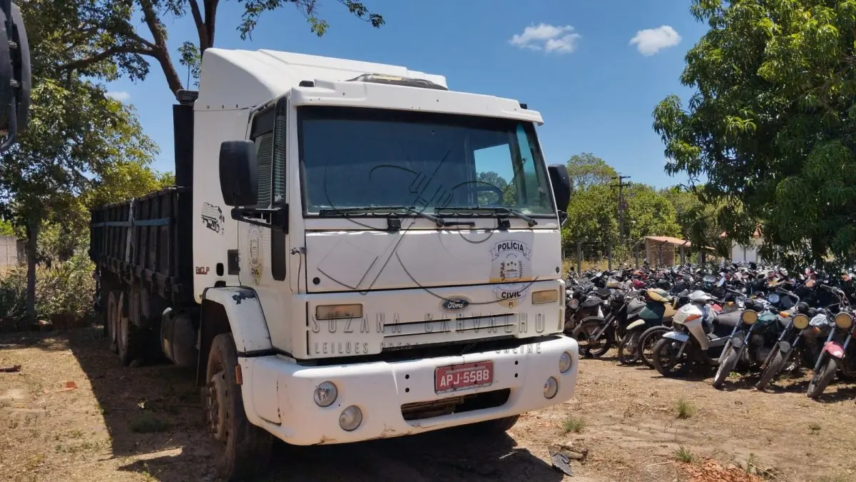 LOTE 015 - FORD CARGO 2422 BELP SL 2009