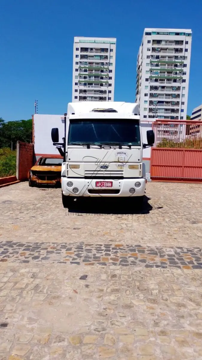 LOTE 015 - FORD CARGO 2422 BELP SL 2009