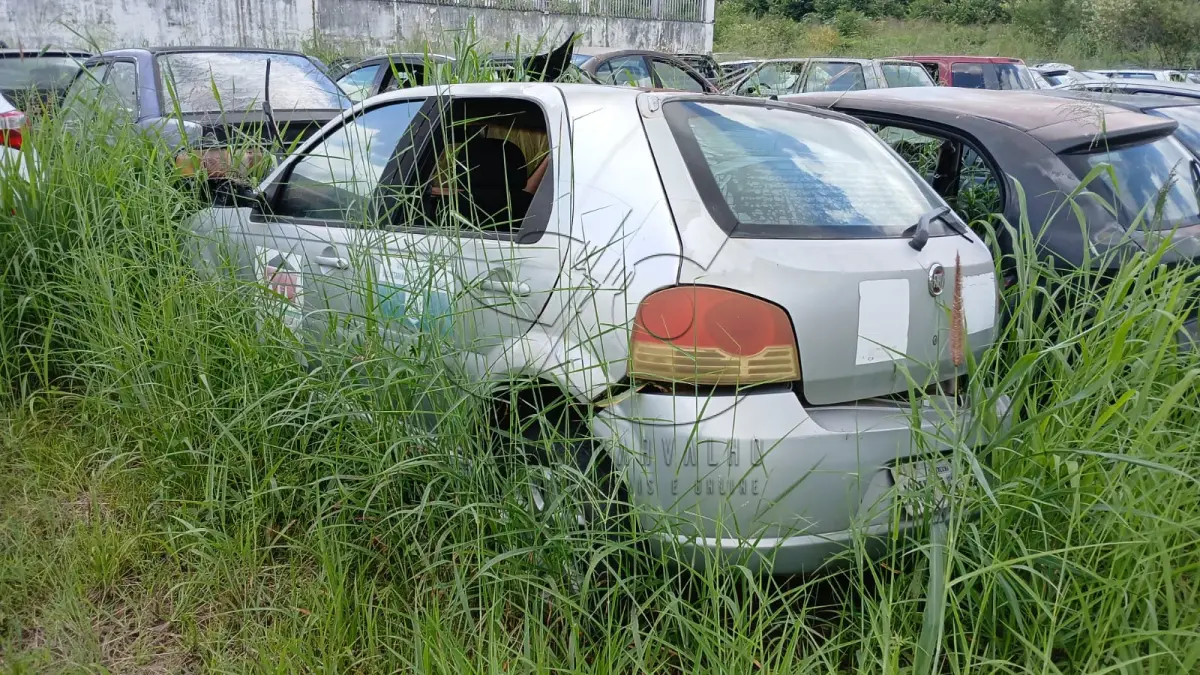 LOTE 005 - SUCATA FIAT PÁLIO