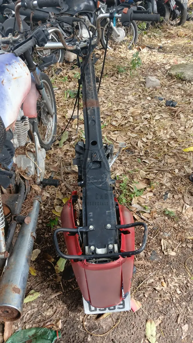 LOTE 008 - SUCATA HONDA CG 125