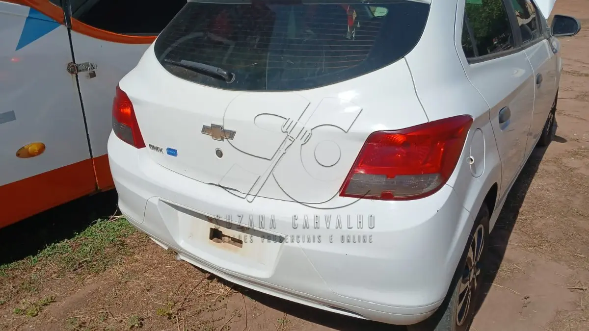 LOTE 013 - CHEVROLET ONIX 10MT 2017