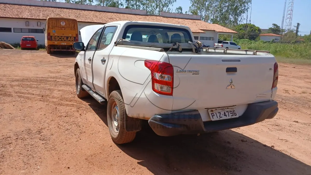 LOTE 004 - MMC/L200 PIZ4796