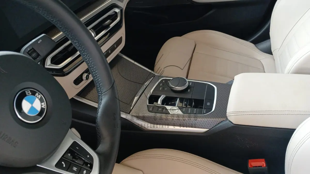 LOTE 010 - SUSPENSO POR DECISÃO JUDICIAL I BMW 320I M SPORT FLEX